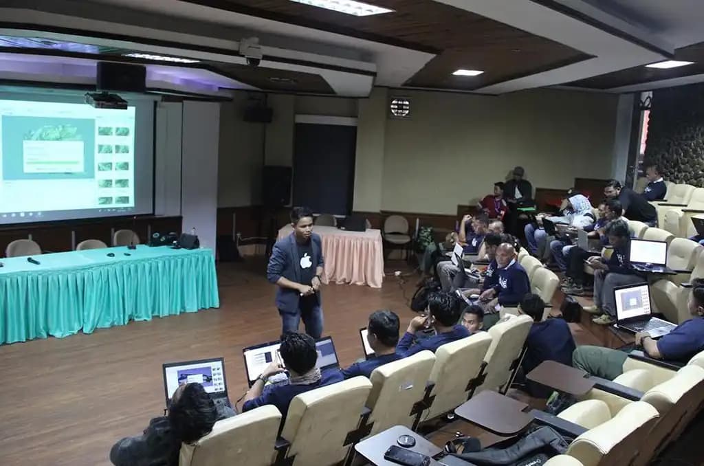 Pelatihan Drone untuk Pemetaan: Metodologi, Alat, dan Output